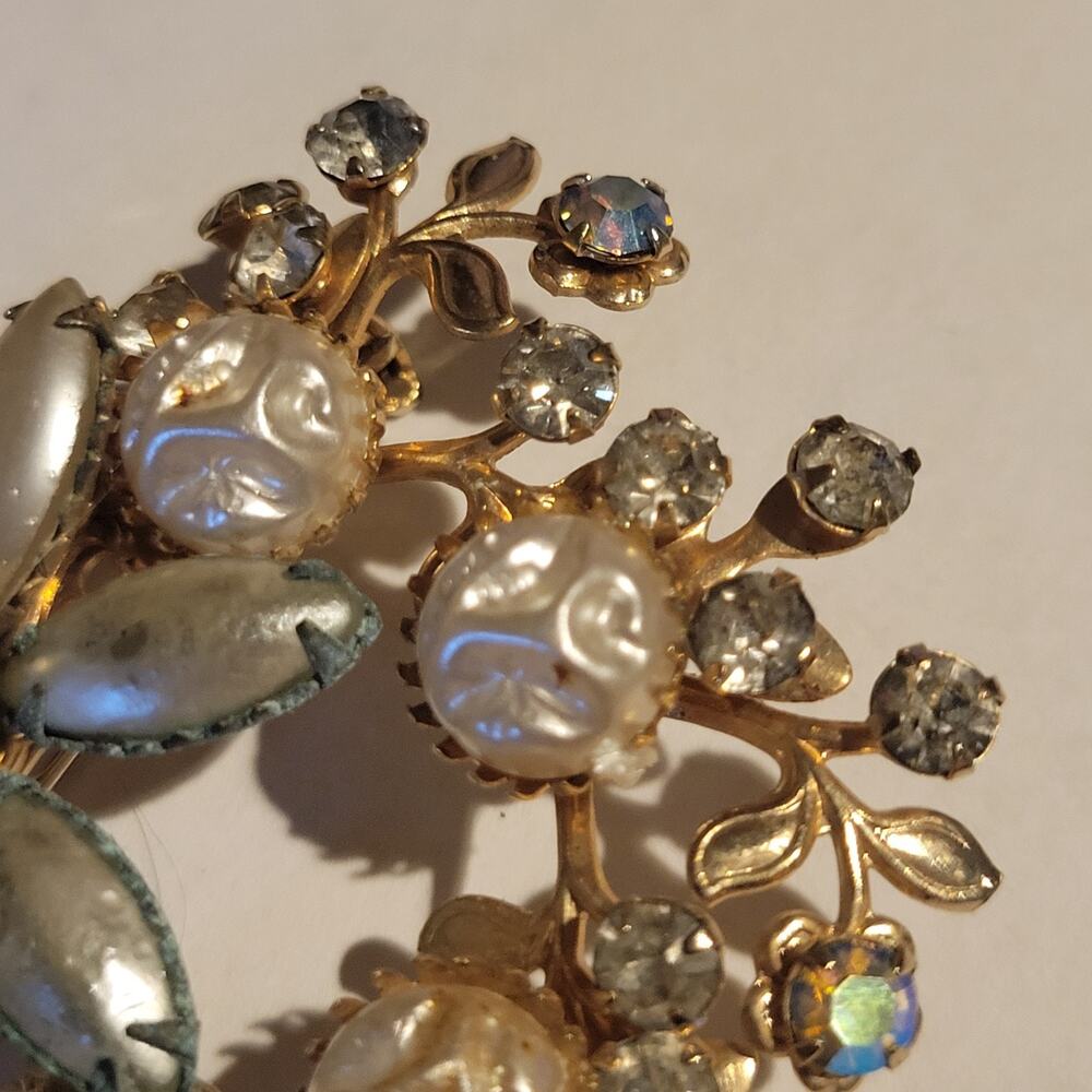 Vintage Gold Tone Faux Pearl & Rhinestone Floral Brooch Pin Iridescent Flower AB - Picture 10 of 15